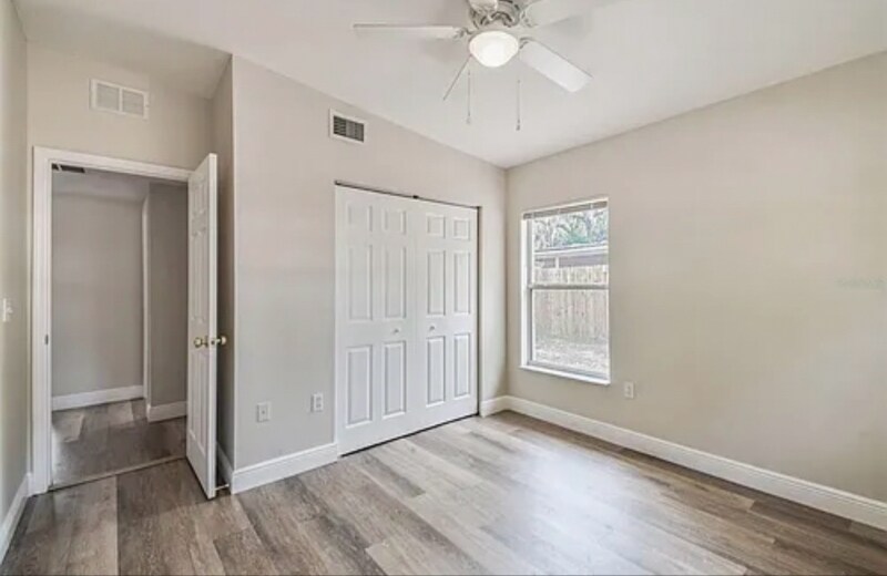 Building Photo - 1914 E Crenshaw St