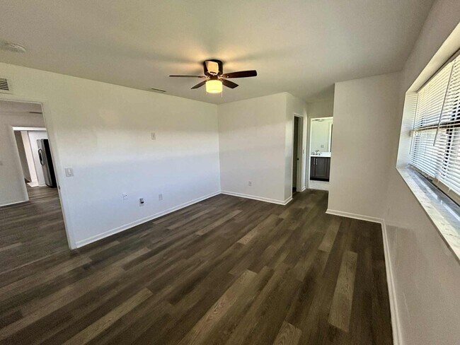 Building Photo - 356 Prima Vista Blvd