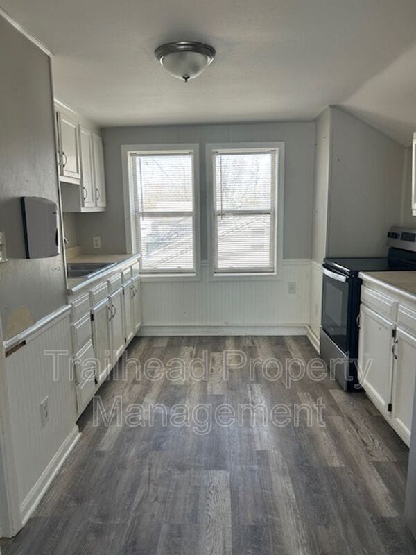 Building Photo - 2104 S Norwood Ave