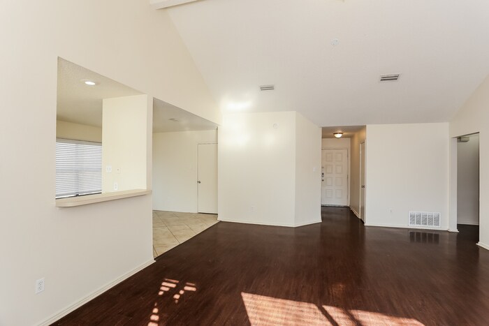 Building Photo - 827 Bentle Ct