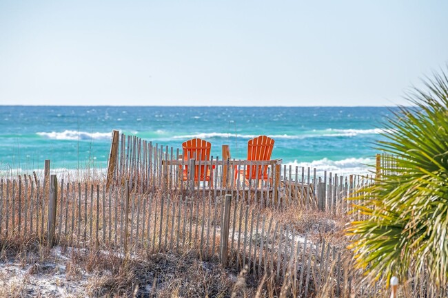 Building Photo - Newly Renovated Beach Front Four Bedroom Home