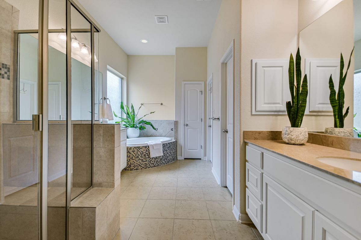 Building Photo - 330 Jayne Cove