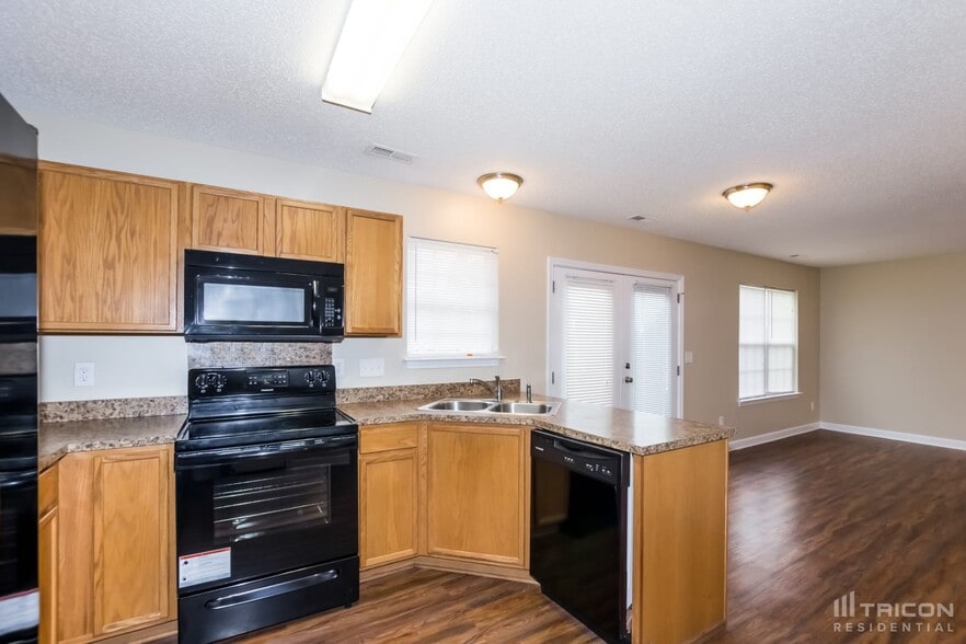 Building Photo - 11305 Silver Glen Ln