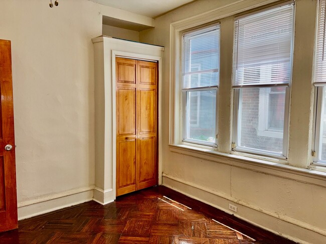 Building Photo - 216 S 46th St
