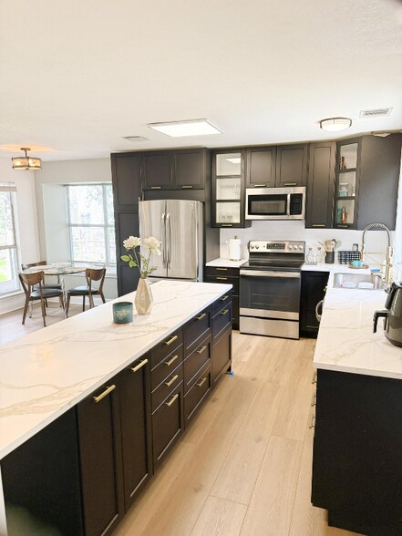 Building Photo - 11719 Bell Ave