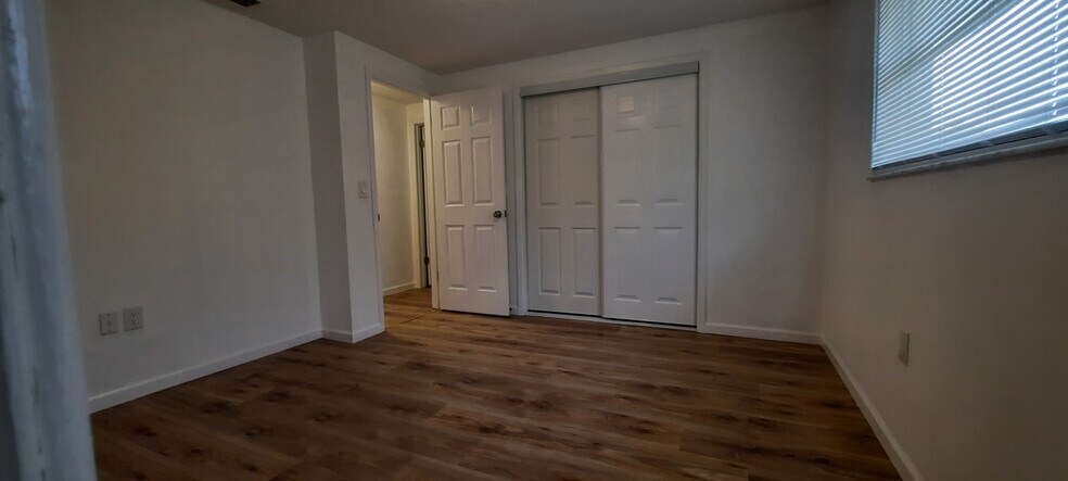 Building Photo - 4951 Elkner St