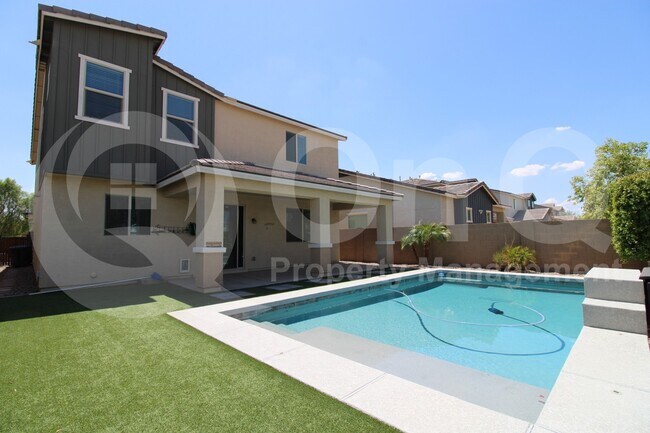 Building Photo - 2100 E Wisteria Dr