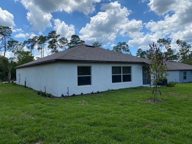 Building Photo - Great SW location 4/2/2 **WON'T LAST**