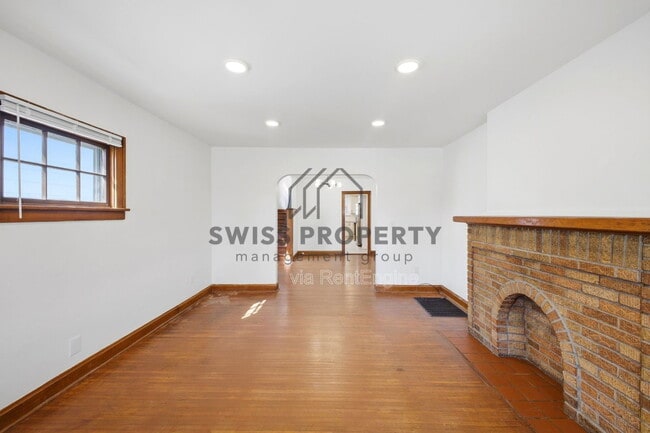 Building Photo - 417 S Huron Ave