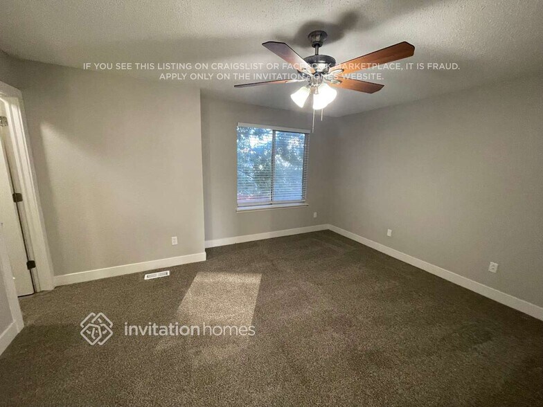 Building Photo - 10523 Hyacinth Pl
