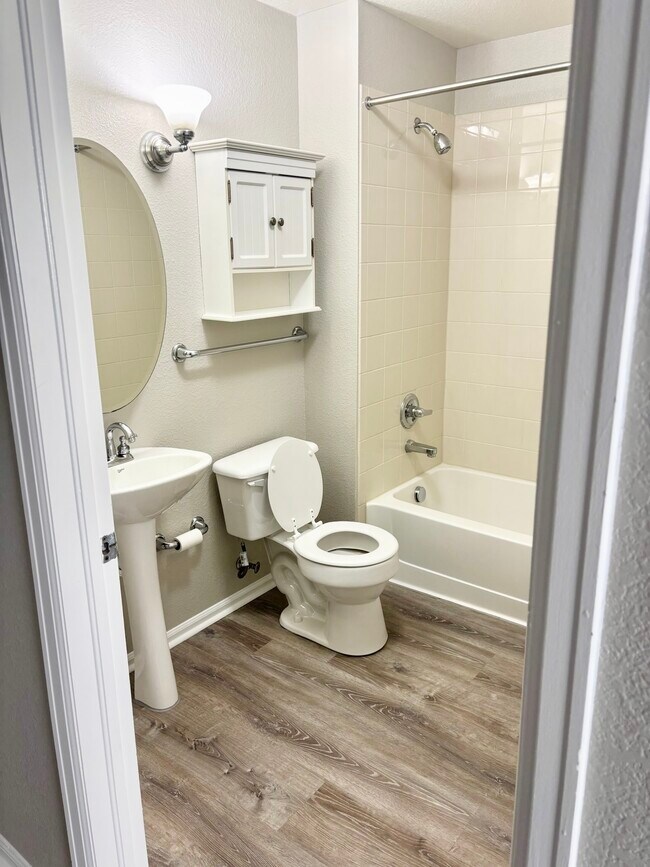 Building Photo - 3852 S Dallas St