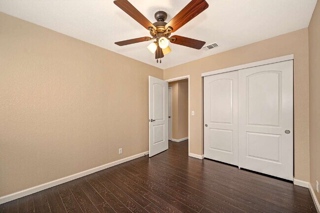 Building Photo - Unique Opportunity!