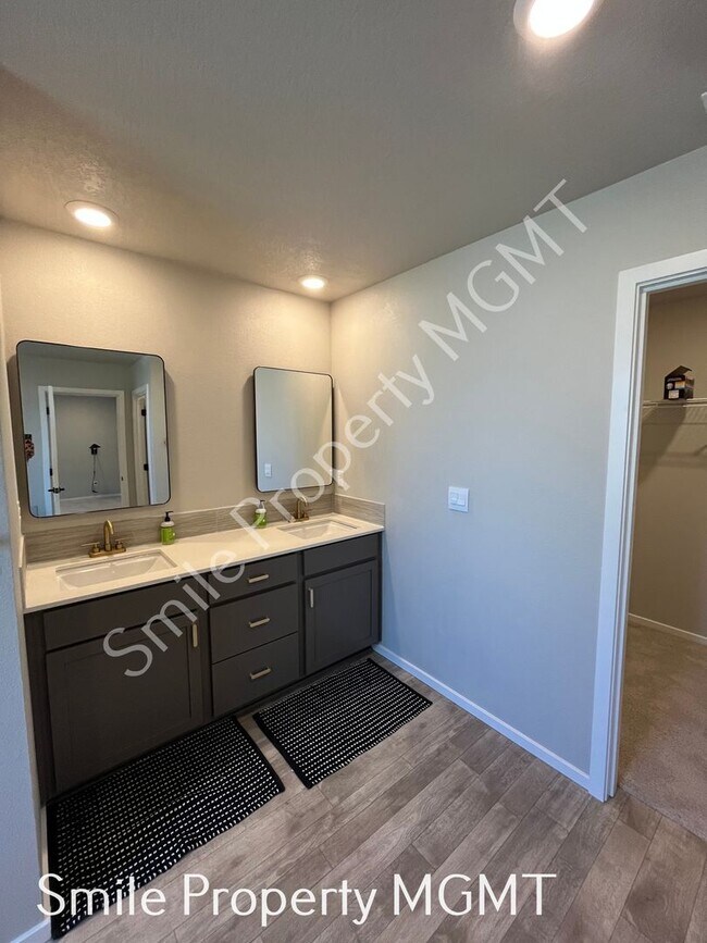 Building Photo - 14611 SW 78th Ave