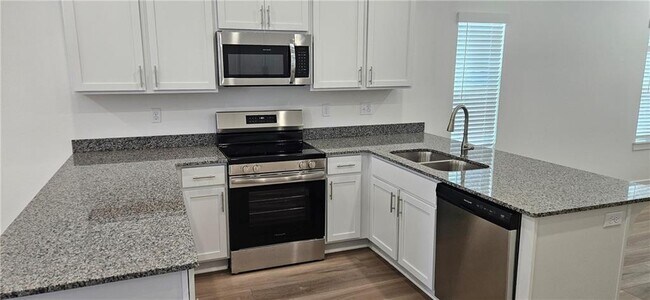 Building Photo - 1378 W Mt Comfort Rd