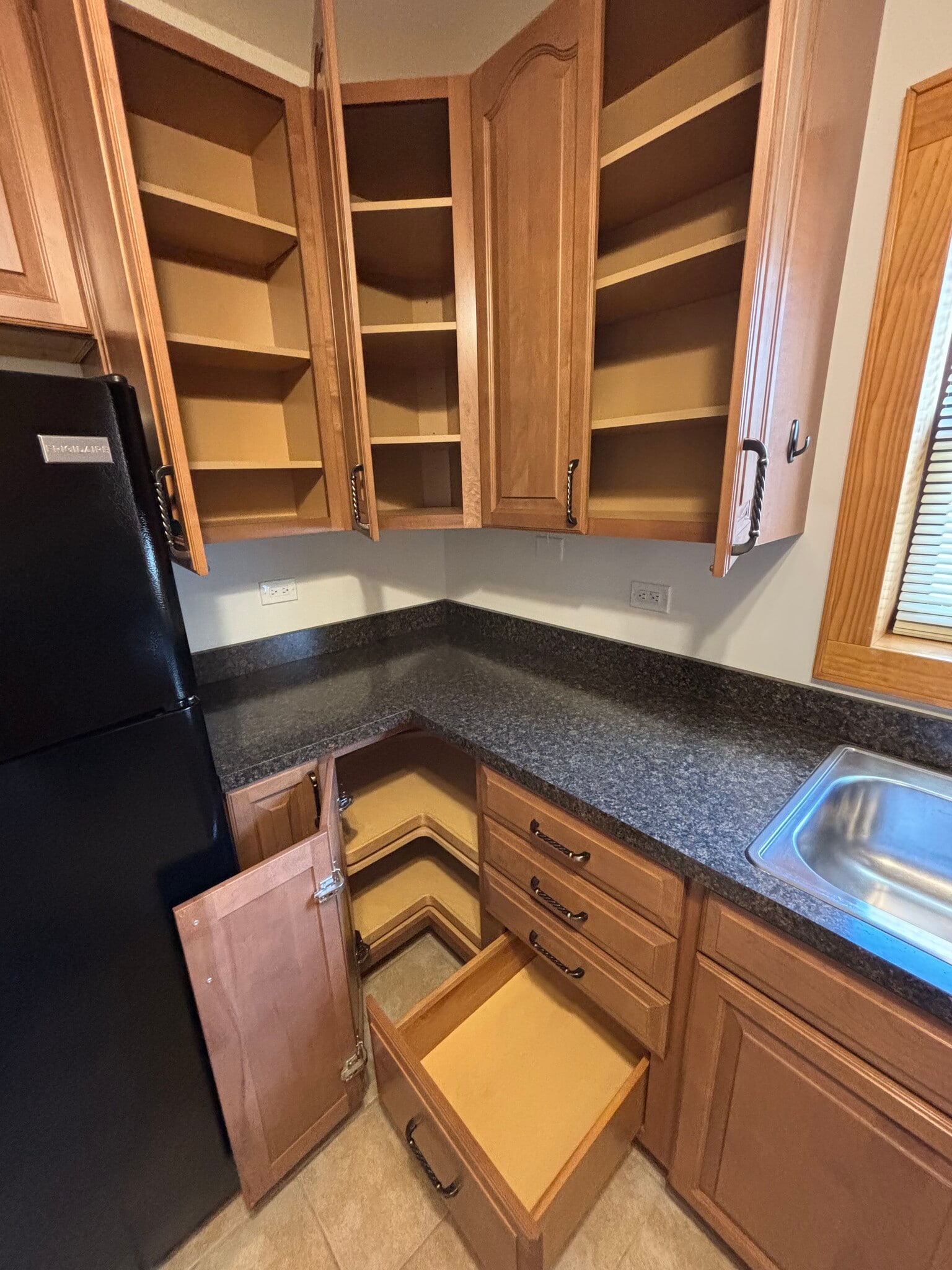 Cabinet Space - 2318 W Diversey Ave