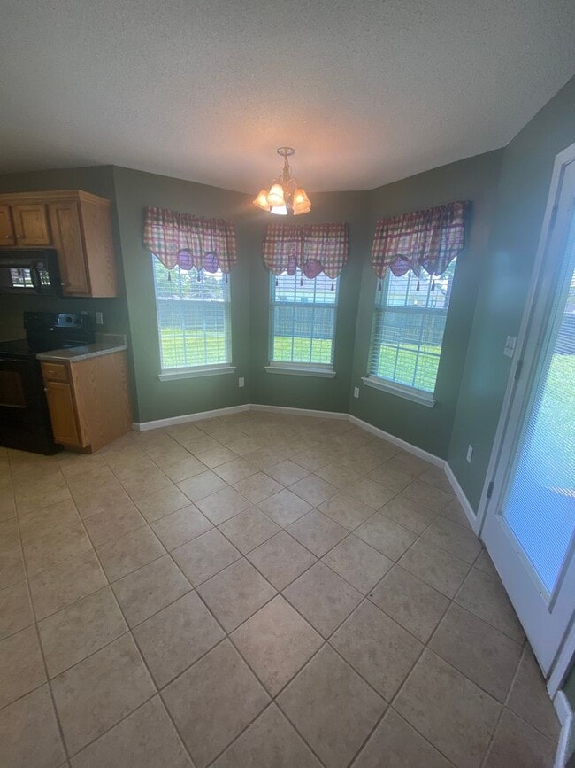 Building Photo - 601 Hidden Creek Cir