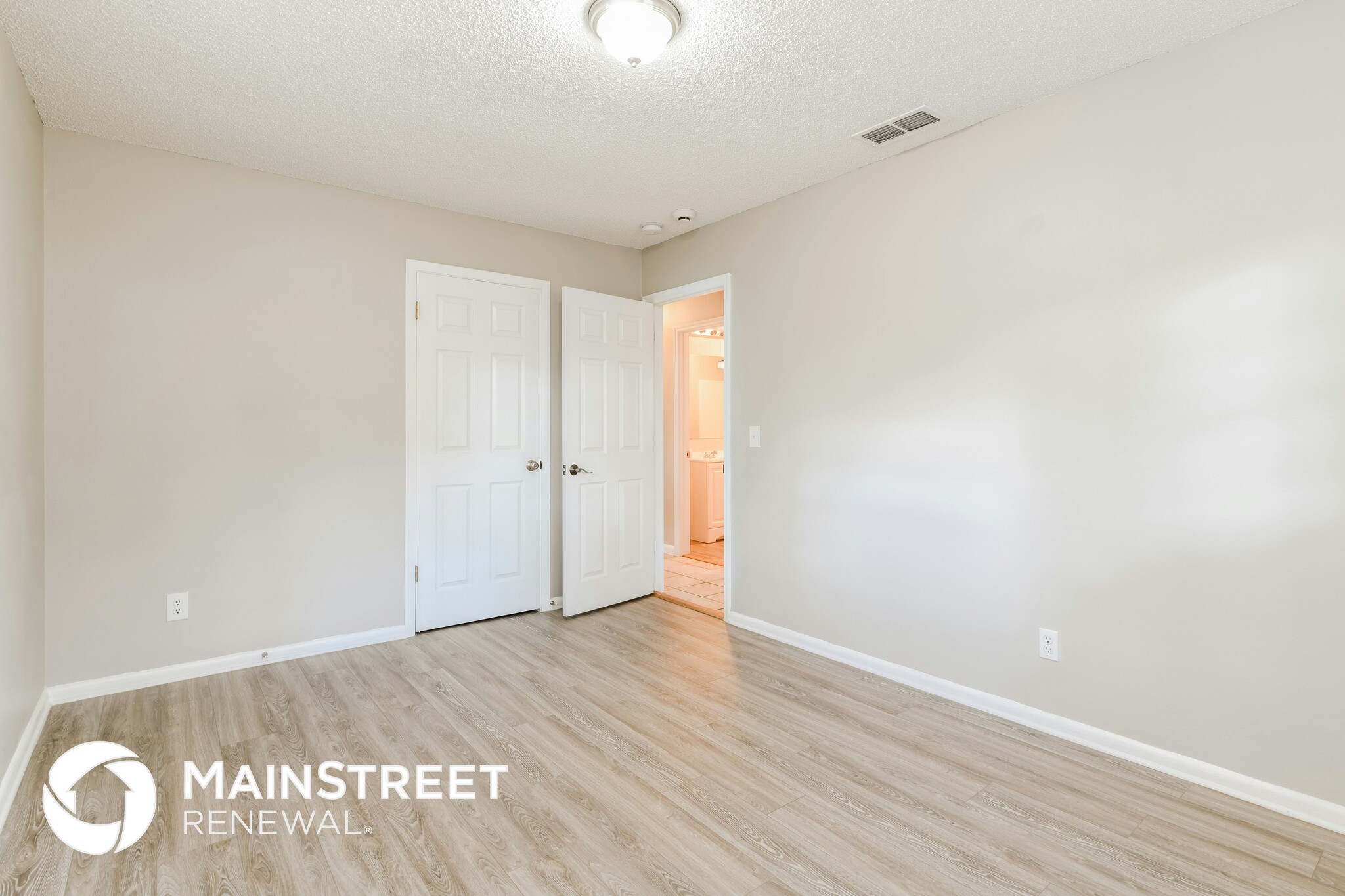 Building Photo - 7503 N Dartmouth Ave