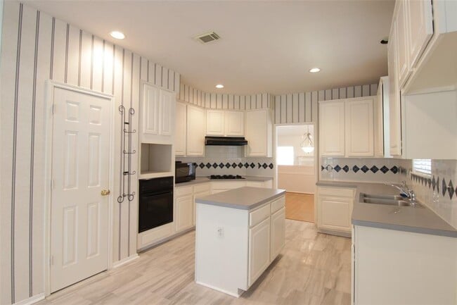 Building Photo - 3107 Waters View Dr
