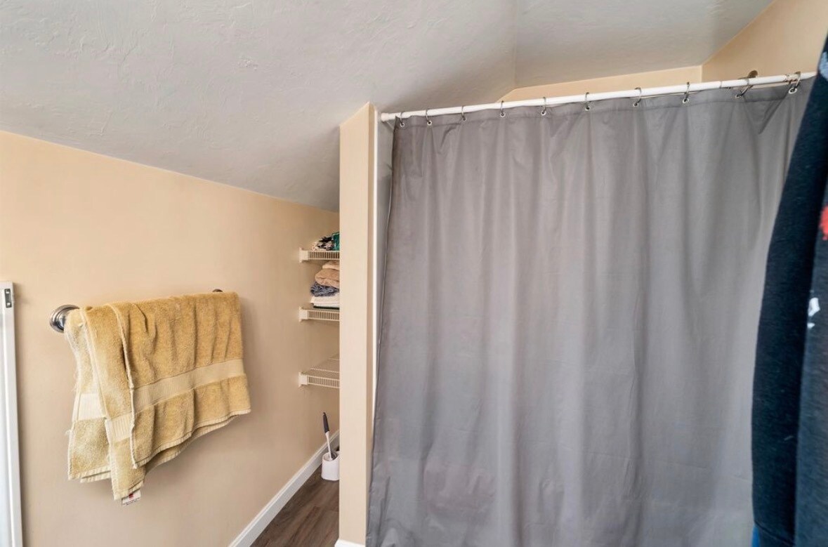 Building Photo - 106 Messer St