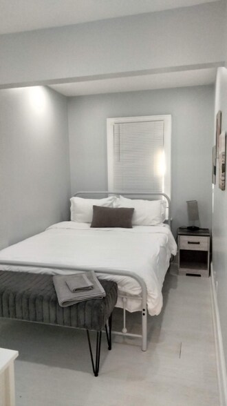 Building Photo - 2031 S Langley St