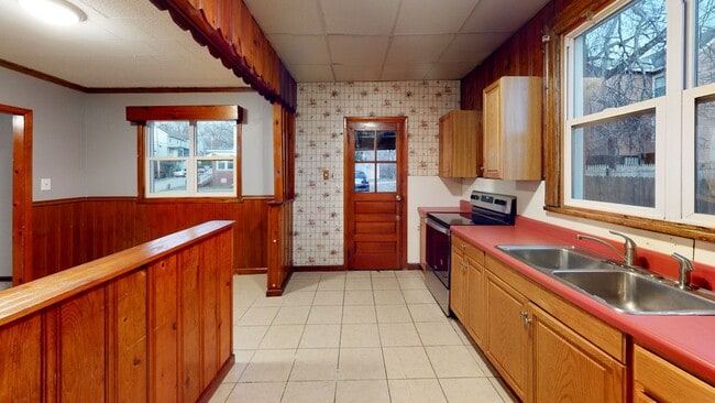 Building Photo - 233 S Hamilton Ave