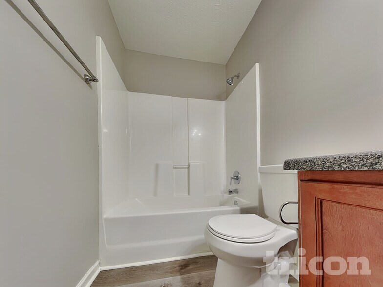 Building Photo - 561 Grassy Bend Dr