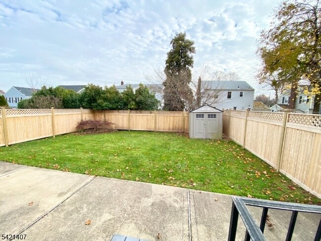 Building Photo - 29 Sussex Rd