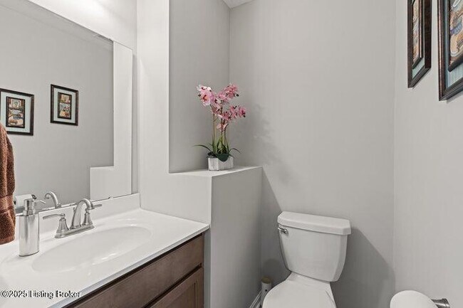 Building Photo - 115 Shadow Rock Ct