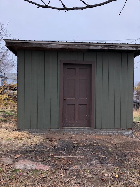 Building Photo - Lovely 3 Bed 1 Bath Home