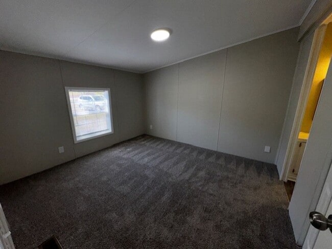 Building Photo - Discover this well-maintained 3-bedroom, 2-bath home in Lincolnton, NC,