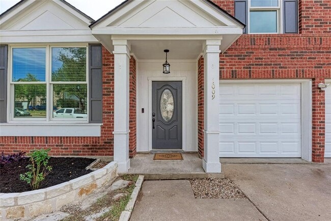 Building Photo - 1009 Riverlawn Dr