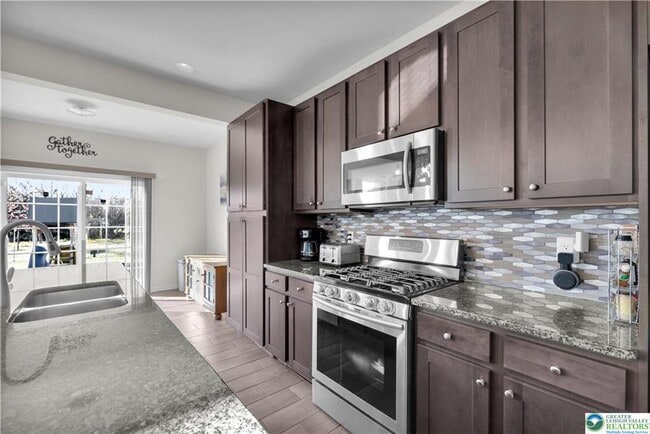 Building Photo - 4247 Beech Dr