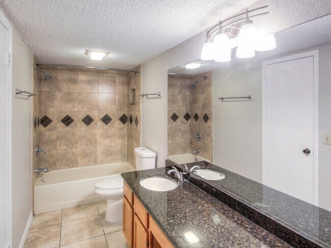 Building Photo - 439 E Springtree Way