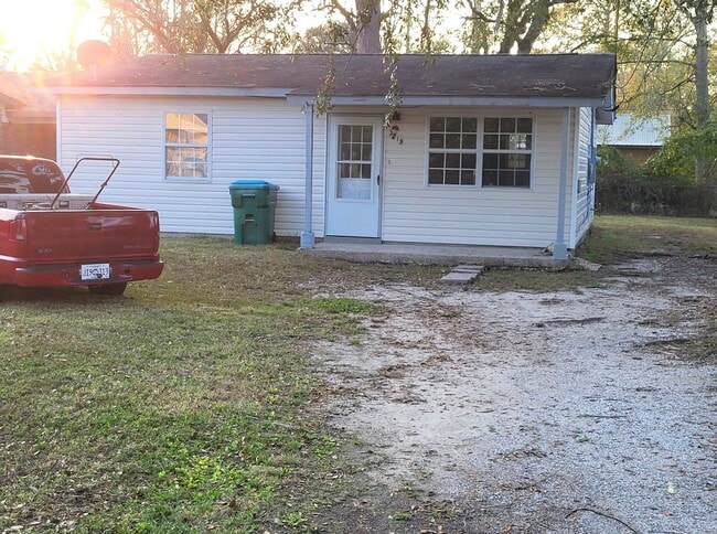 Building Photo - 3819 Morningview Dr