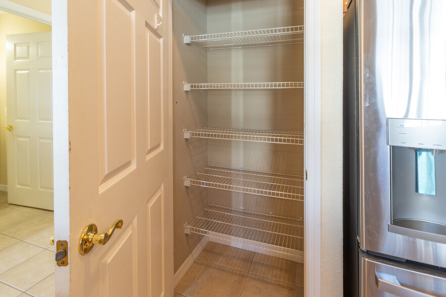 kitchen pantry - 3409 10th Ln W