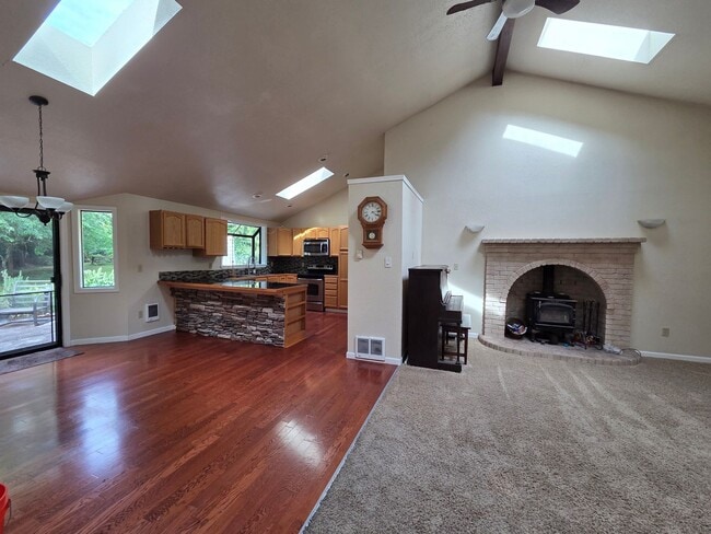 Building Photo - Tucked Away in Gig Harbor - 3 Bedroom + Bonus & Huge Yard. Available Now!