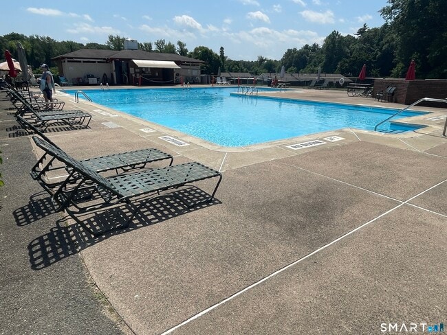 Building Photo - 148 High Path Rd