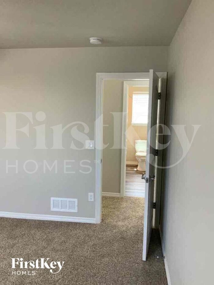 Building Photo - 11036 Rockcastle Dr