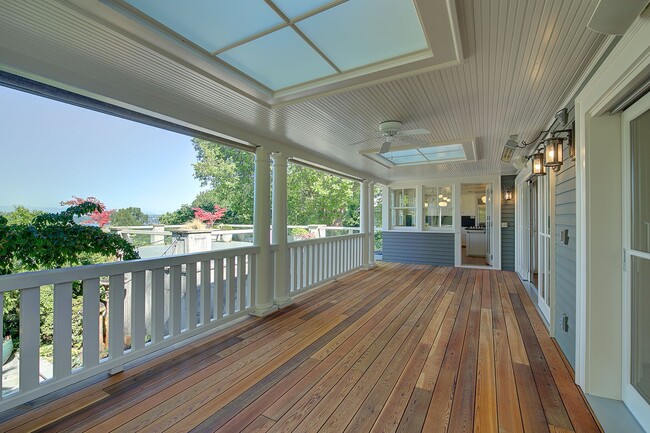 Building Photo - 5Bd/3.5Ba Medina Home