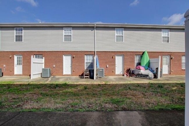 Building Photo - 299-E2 Raleigh Dr