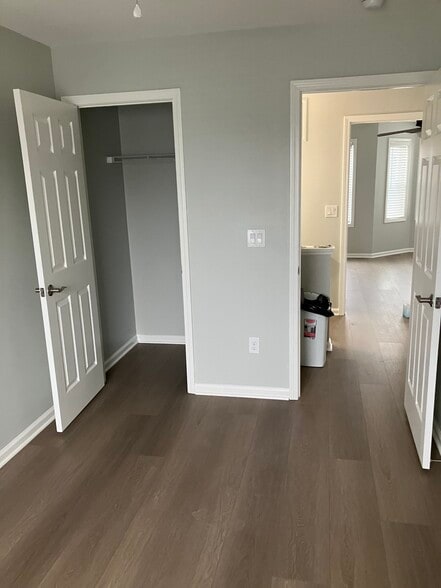 Building Photo - 829 3rd St