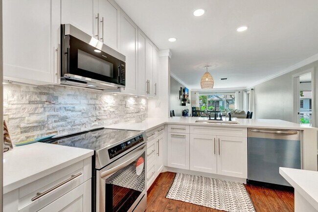 Building Photo - 5770 Princess Palm Ct