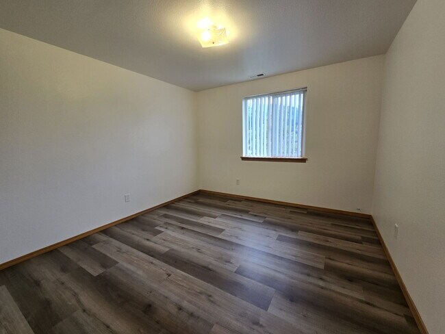 Building Photo - 394 Maylea Pl