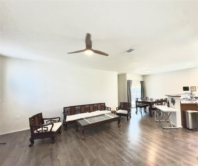 Building Photo - 6117 Toye Dr