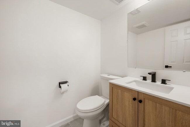 Building Photo - 14874 Emberdale Dr
