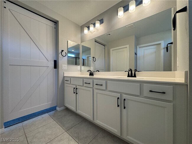 Building Photo - 8957 Eudora Ave