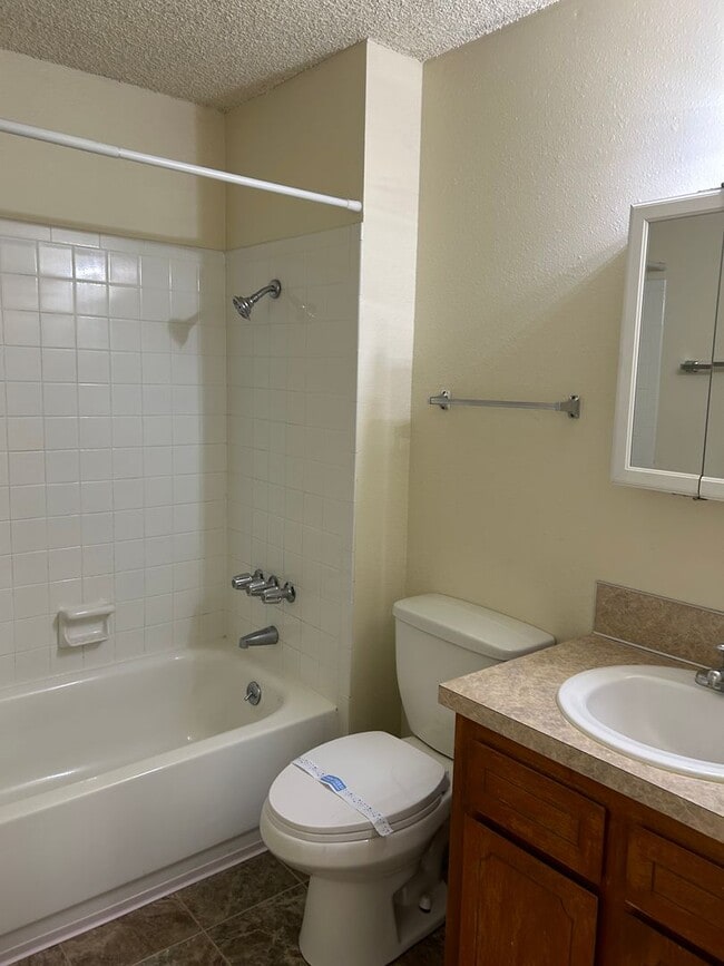 Building Photo - (749) Jackson Square - 2 Bedroom / 1.5 Bat...