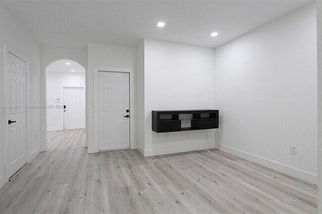 Building Photo - 9390 SW 222nd Way