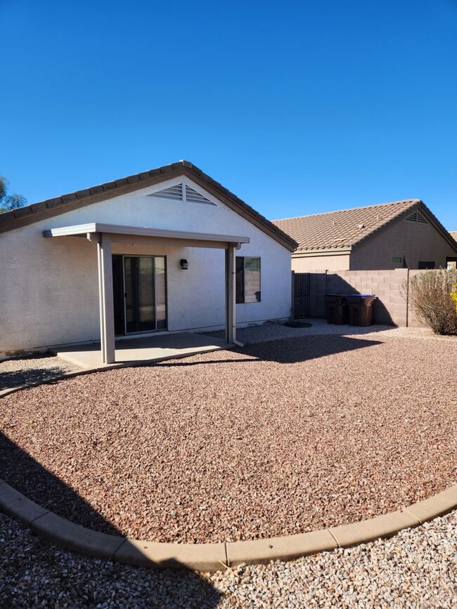 Building Photo - 3bd 2 ba Home in Quiet San Tan Valley