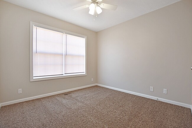 Building Photo - Pet Friendly Three Bedroom!